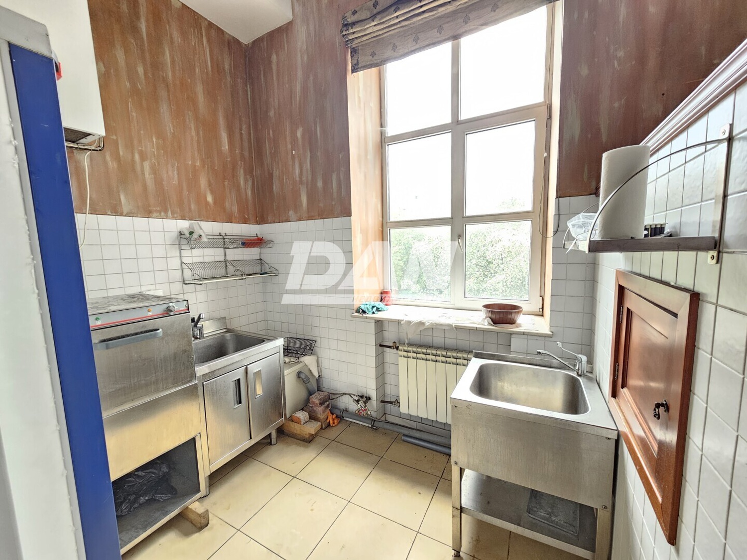 Торговое помещение 1439,5 м²
