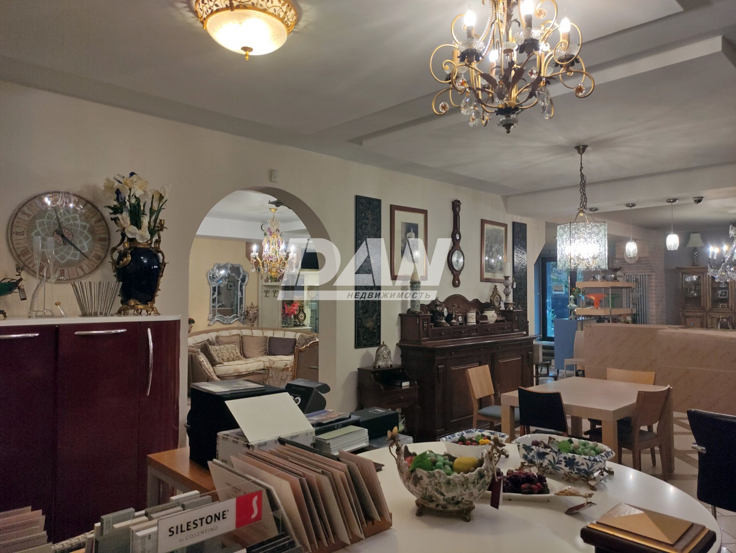 Торговое помещение 337,4 м²