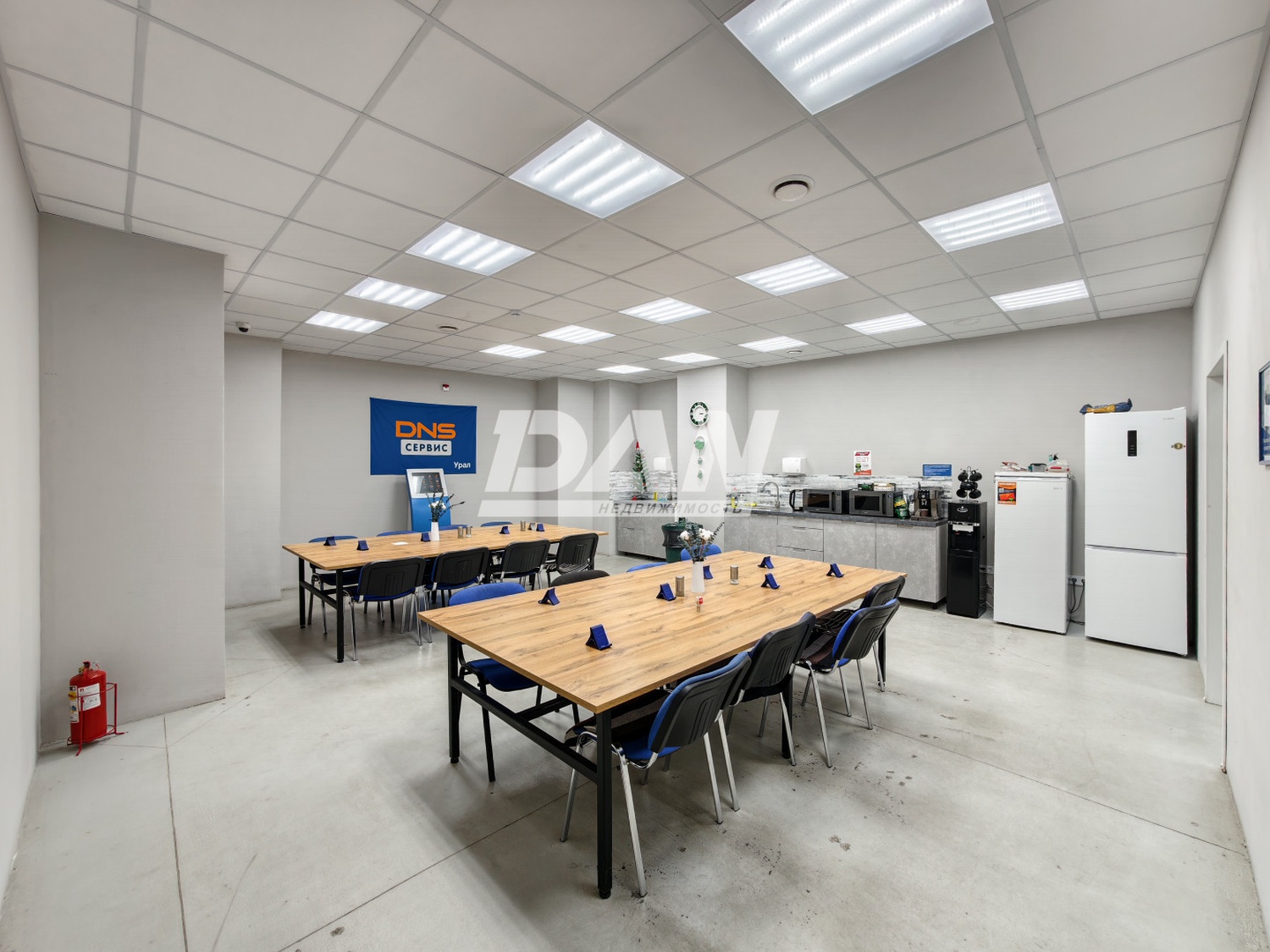 Торговая площадь 1486 м²