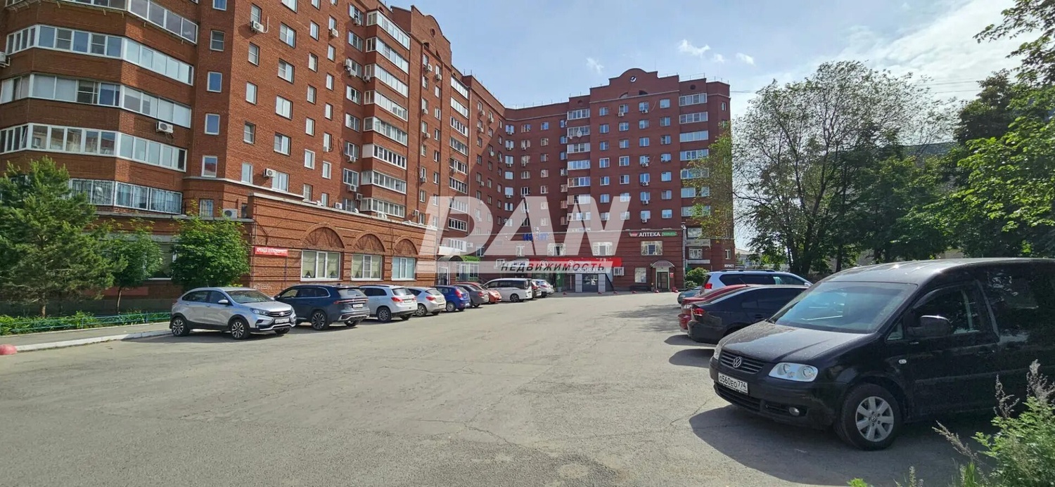 Торговое помещение 556,3 м²