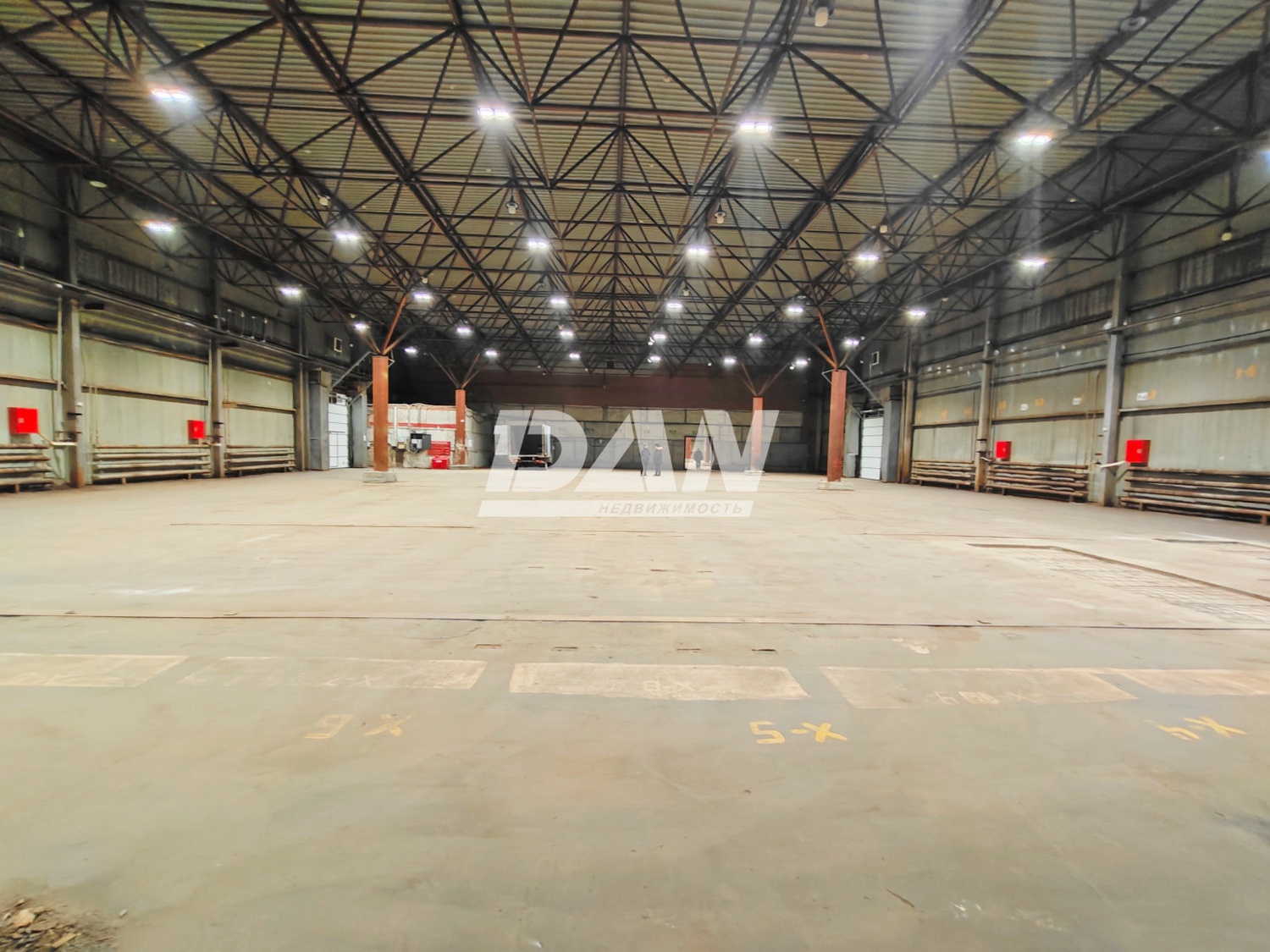 Склад 1400 м²