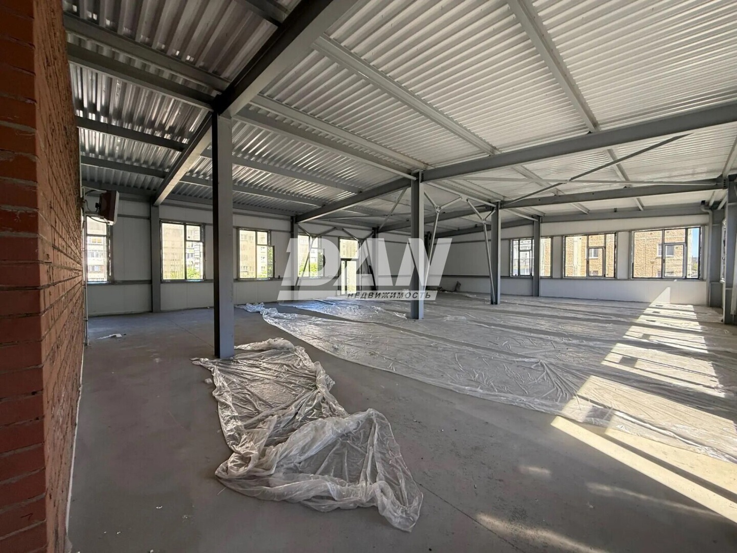 Помещение свободного назначения 700 м²
