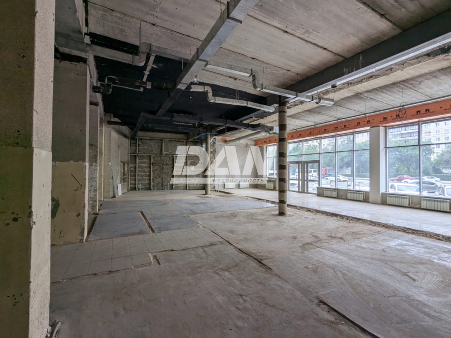 Торговое помещение 296 м²