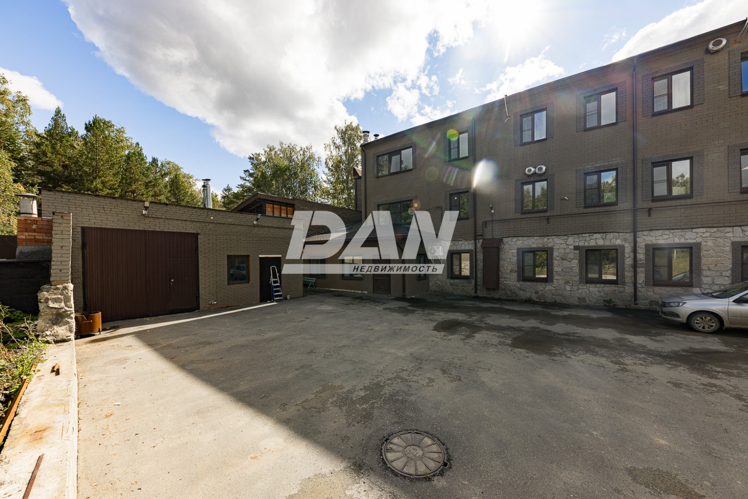 Помещение свободного назначения 573,2 м²