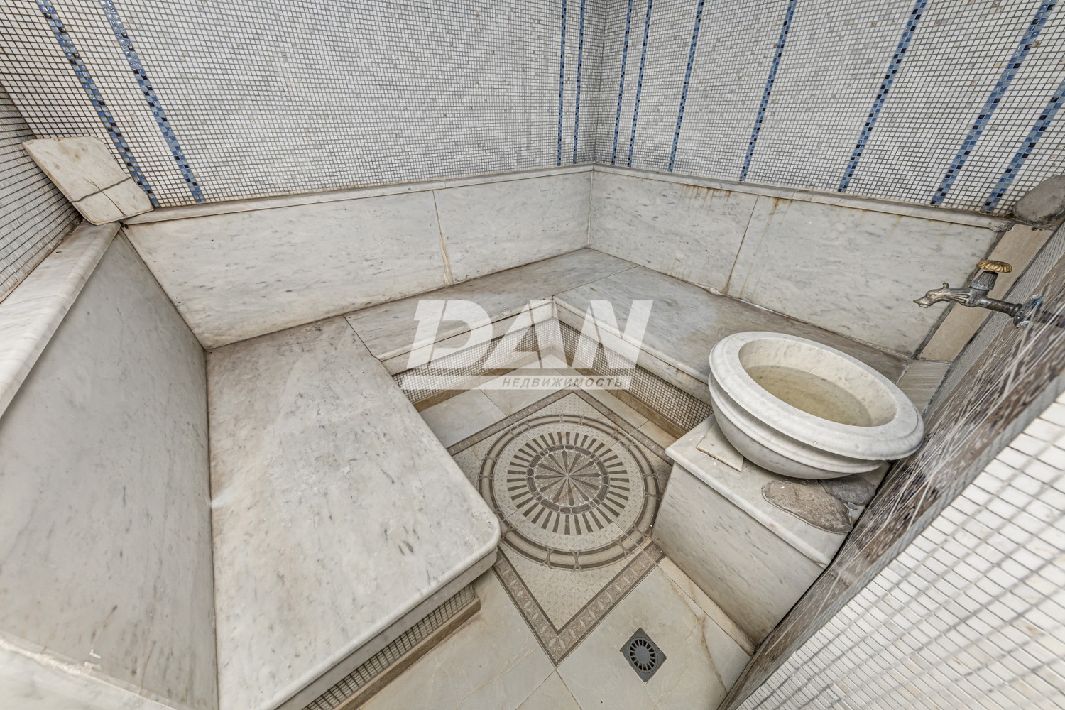 Помещение свободного назначения 818,6 м²