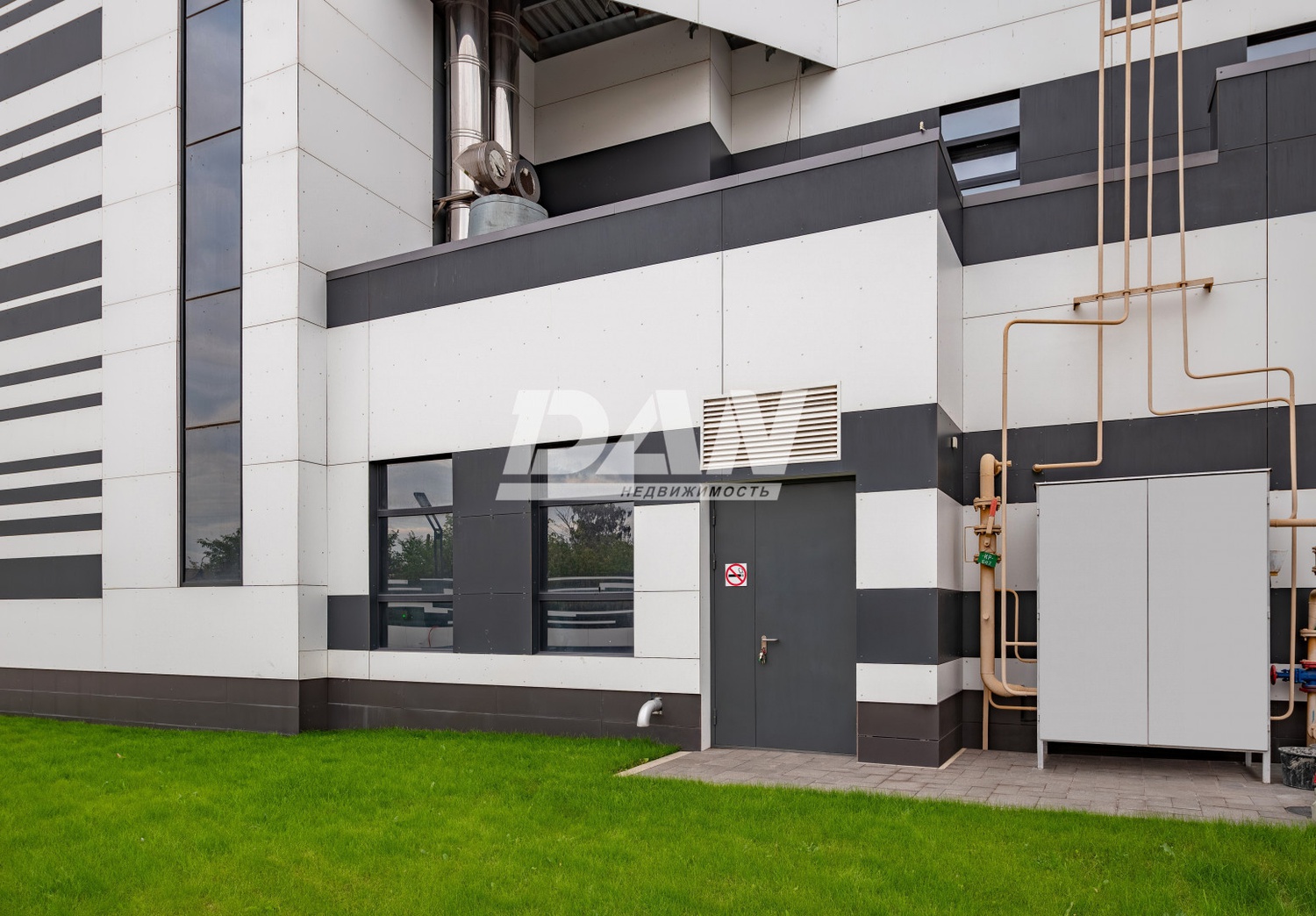 Торговая площадь 13515 м²