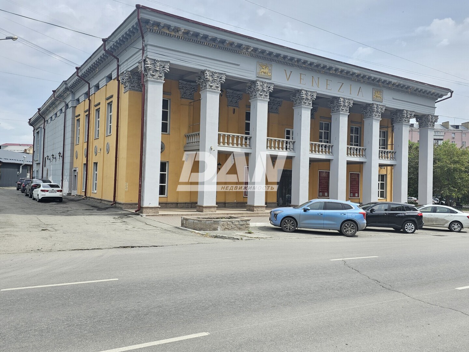 Помещение свободного назначения 650 м²