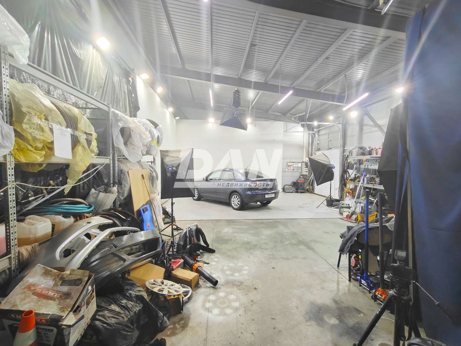 Торговое помещение 300 м²