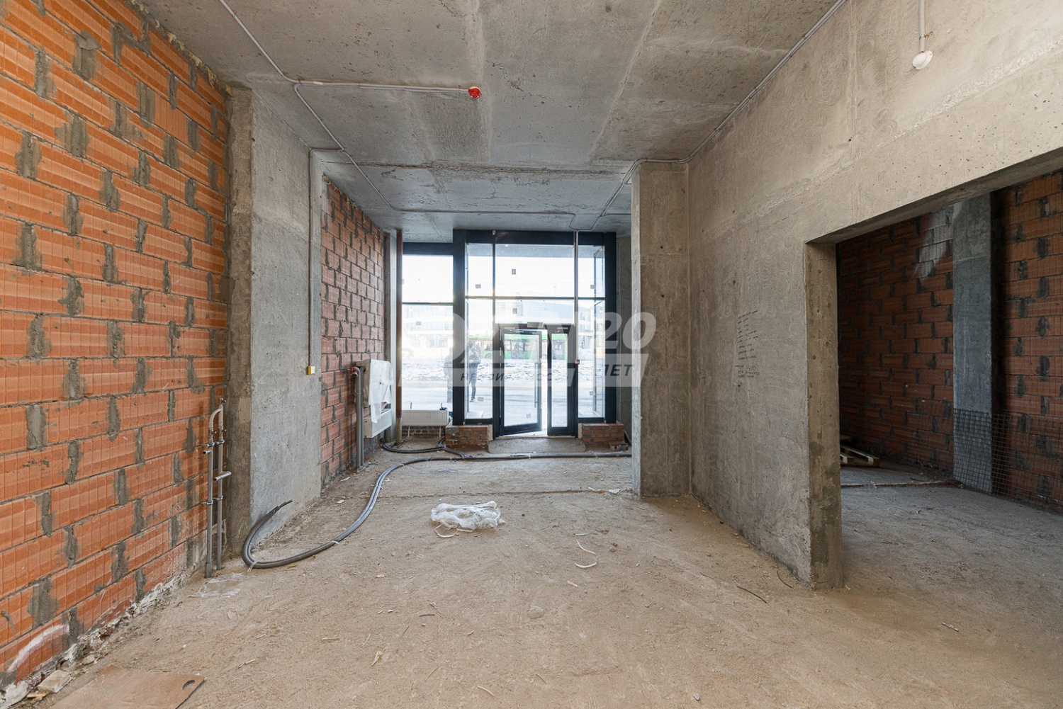 Торговая площадь 81,6 м²