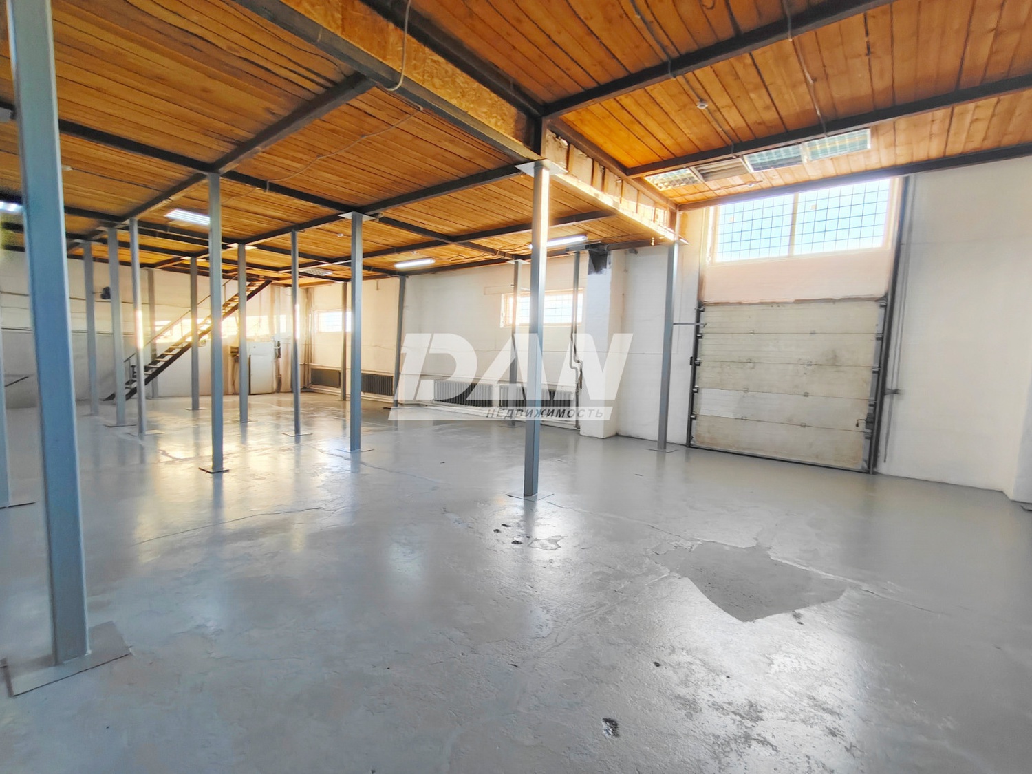 Склад 891,8 м²