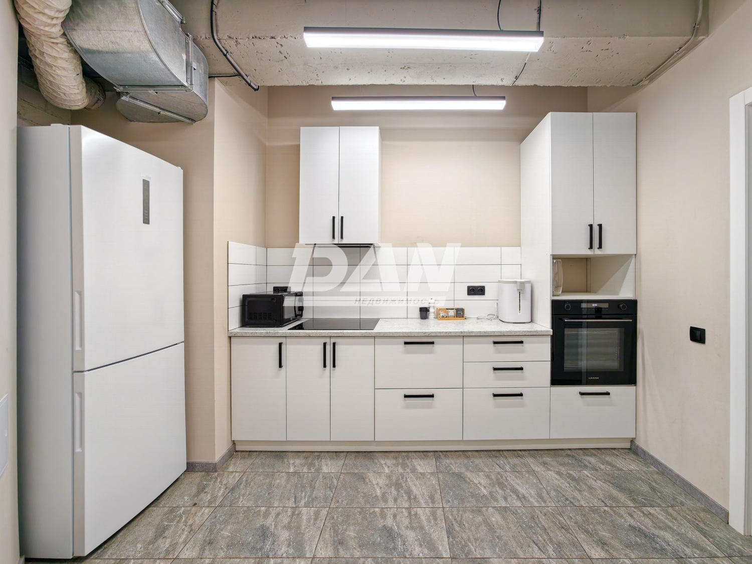 Помещение свободного назначения 1670 м²