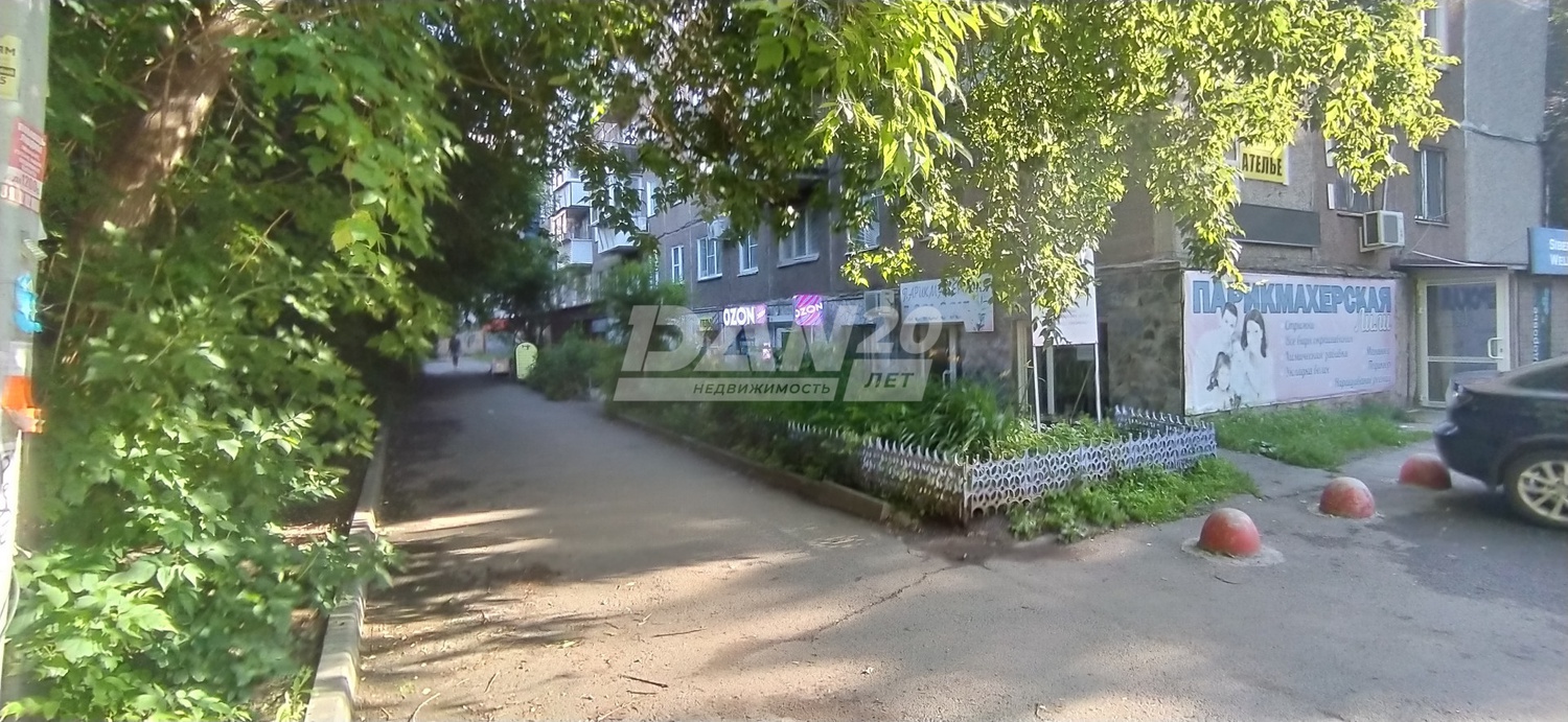 Торговая площадь 42,7 м²
