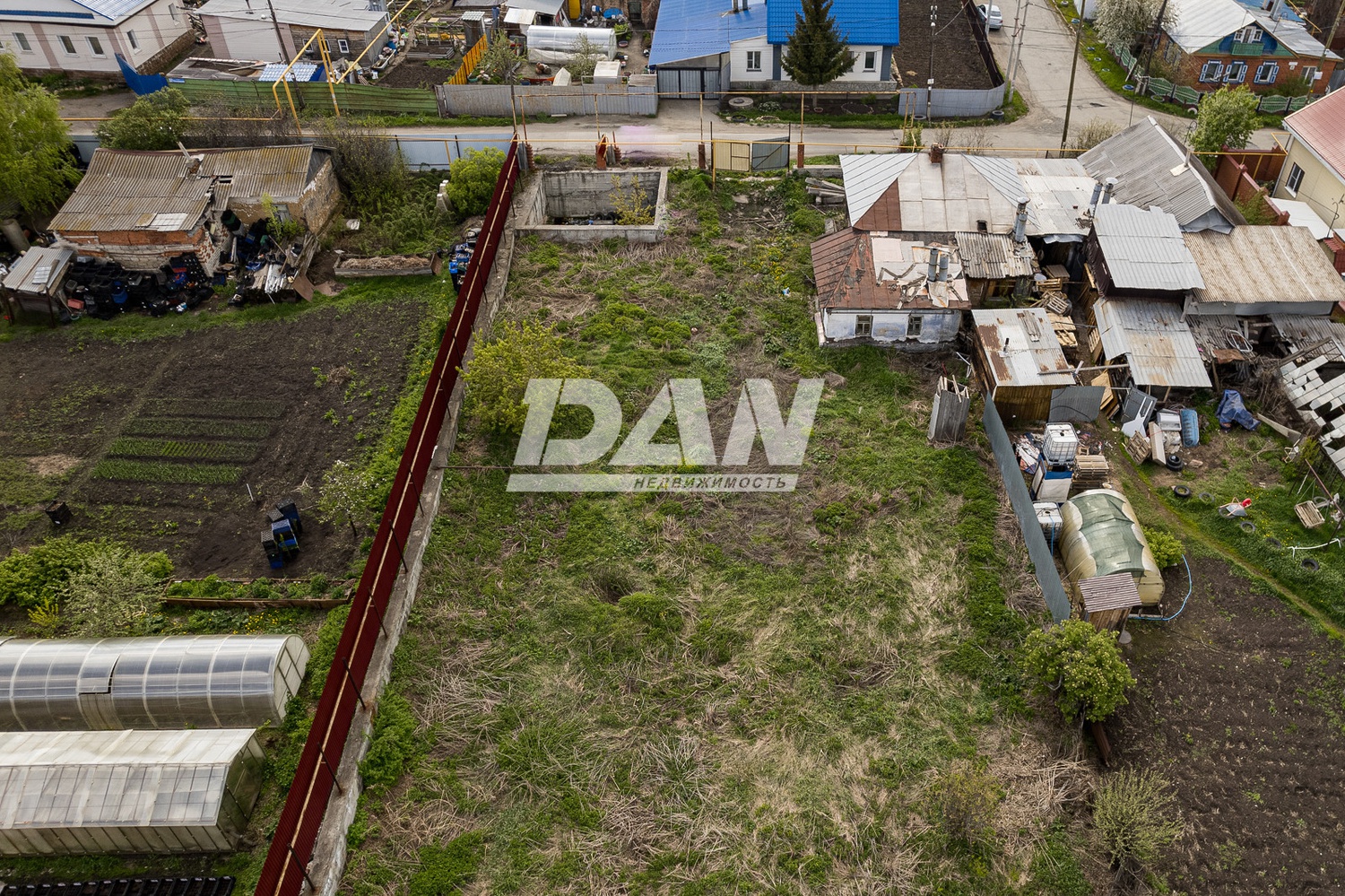 Земельный участок 1700 м²