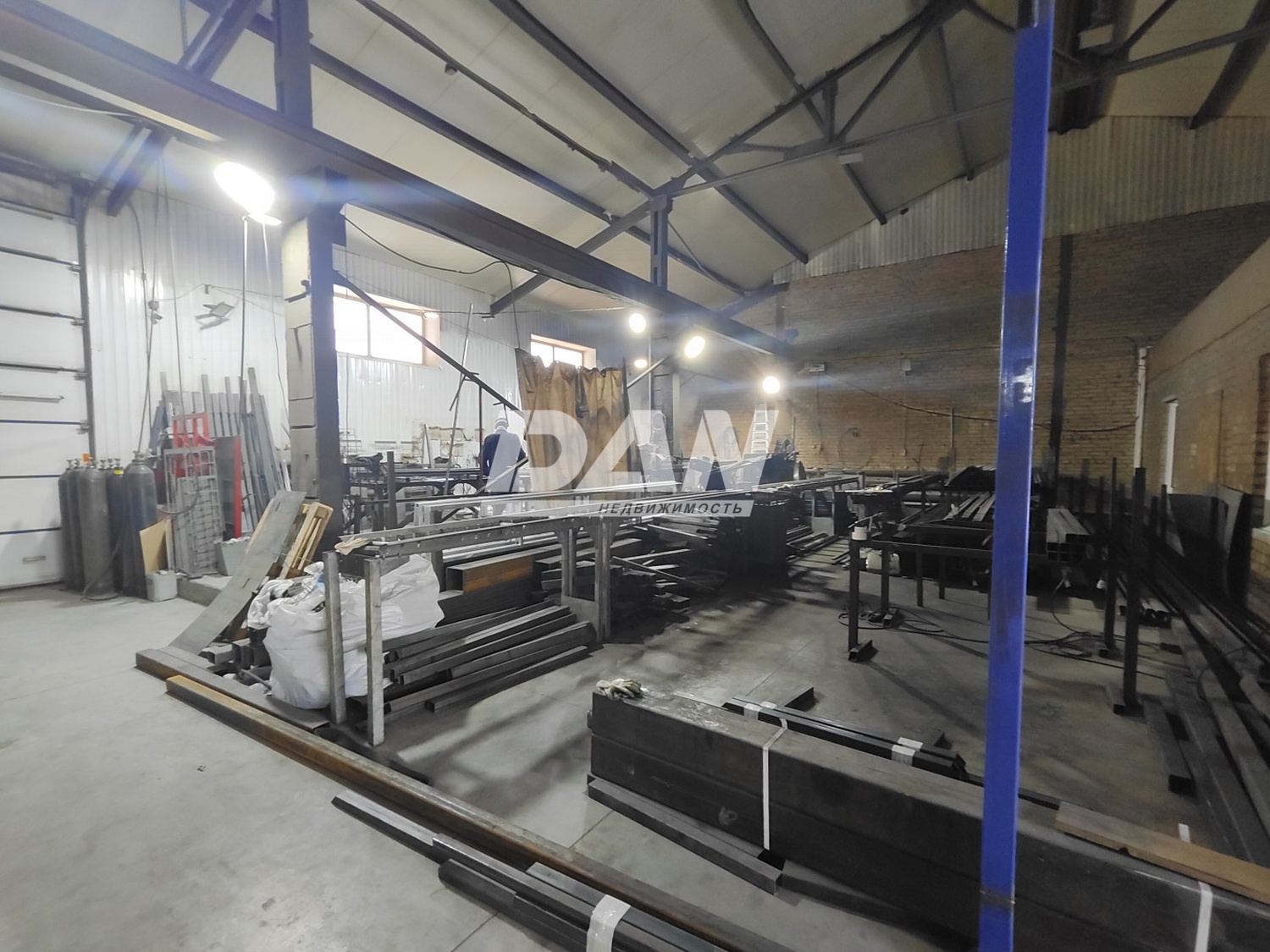 Помещение свободного назначения 648 м²