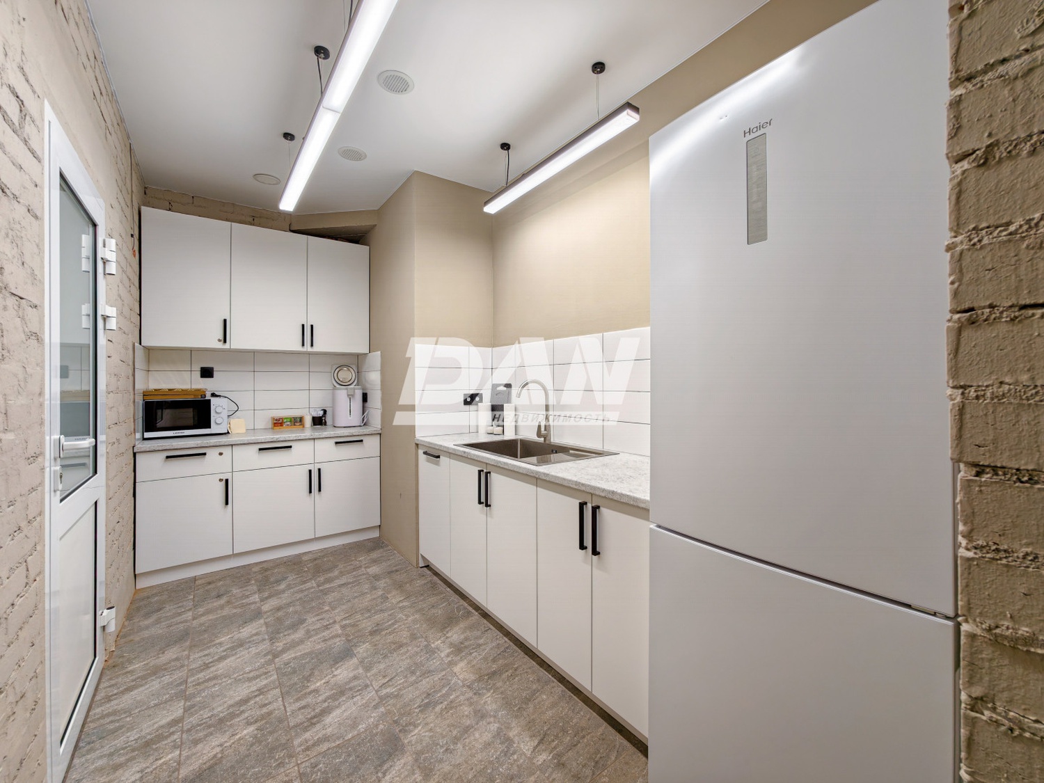 Помещение свободного назначения 1670 м²