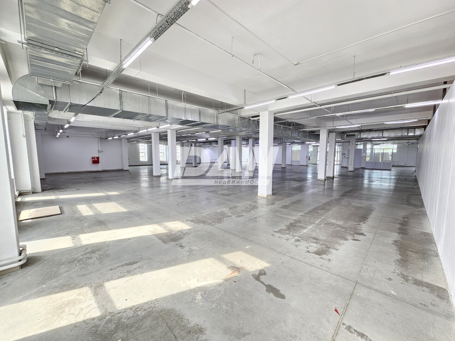 Помещение свободного назначения 401,8 м²