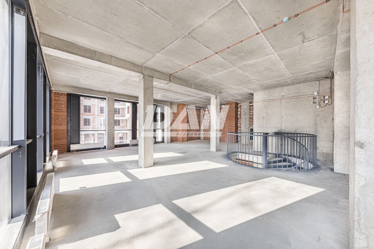 Торговая площадь 459,6 м²