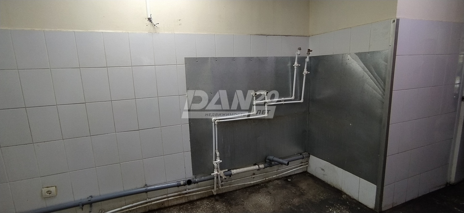 Торговое помещение 243,9 м²