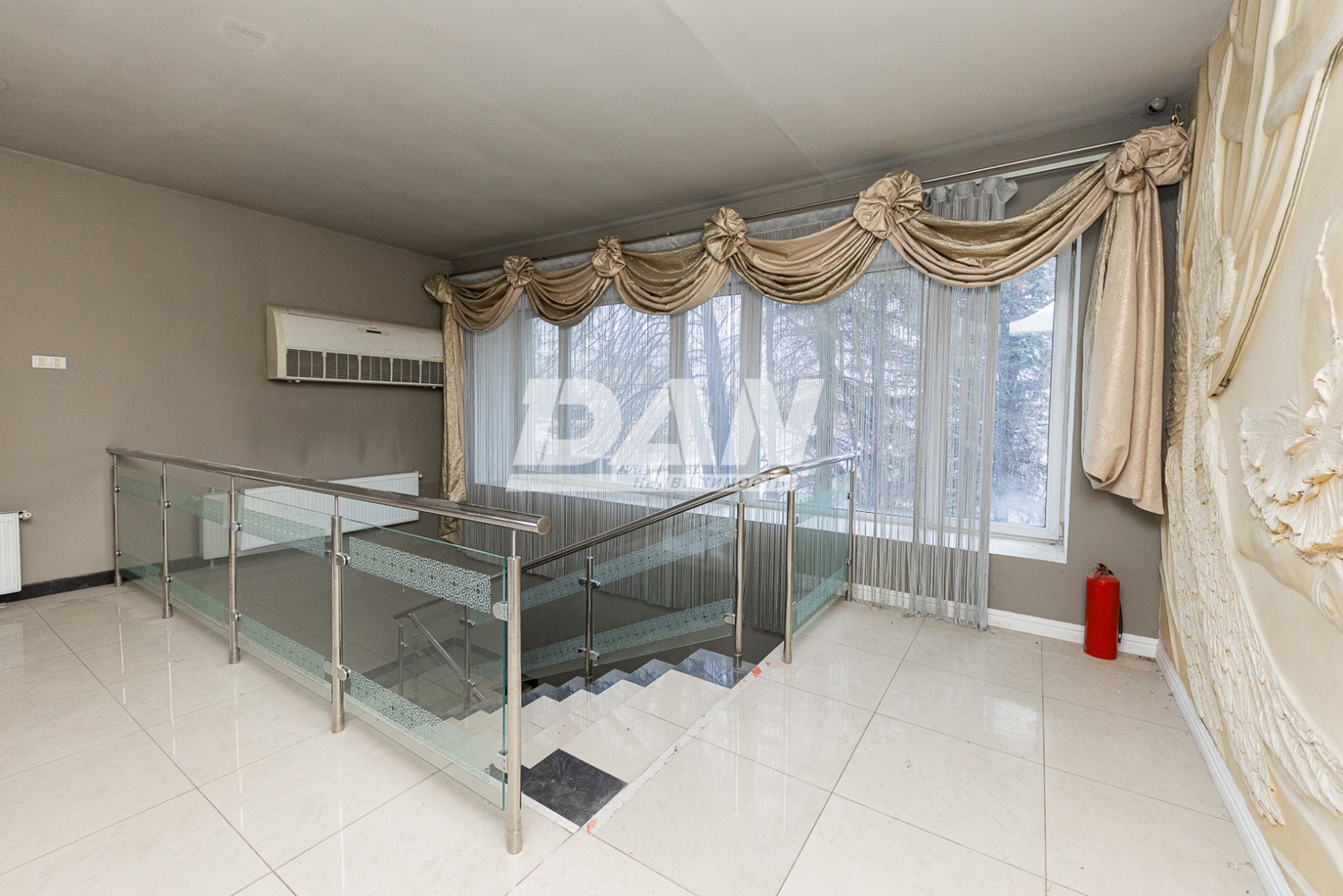 Помещение свободного назначения 682 м²