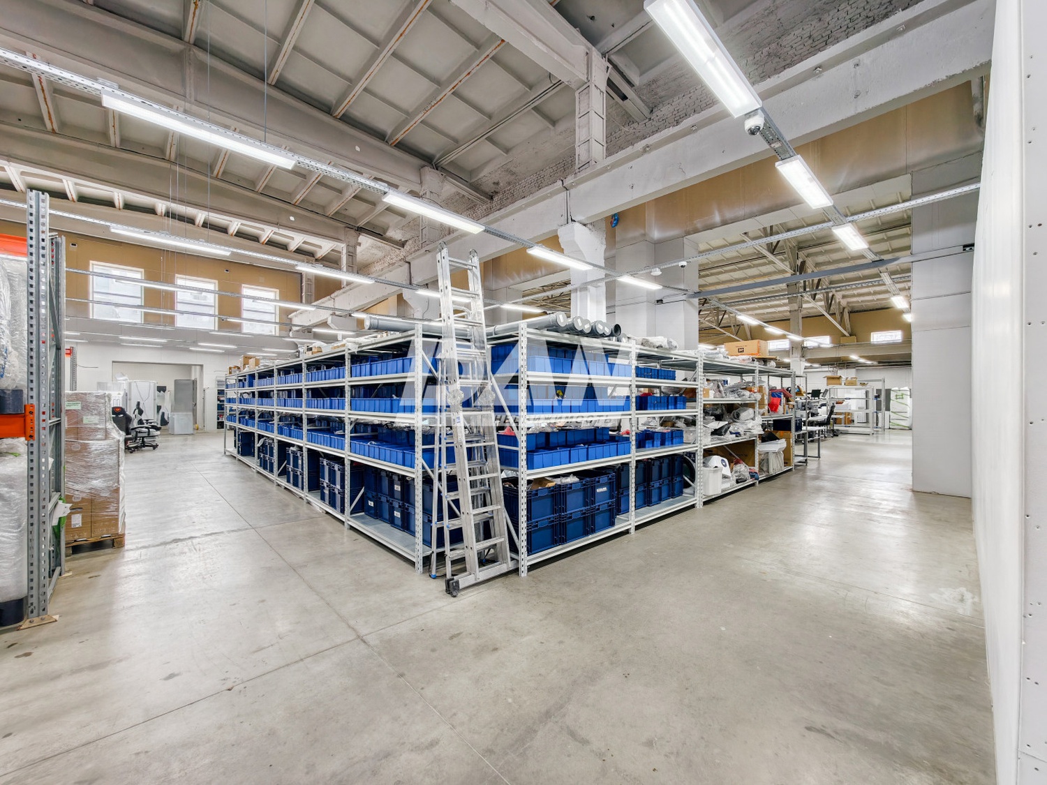 Помещение свободного назначения 1486 м²