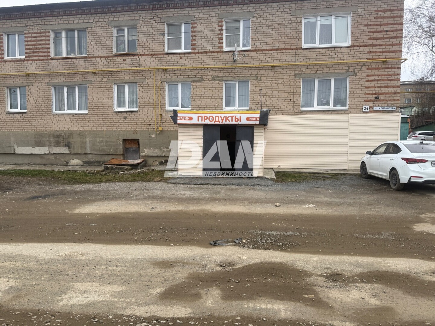 Торговая площадь 97 м²