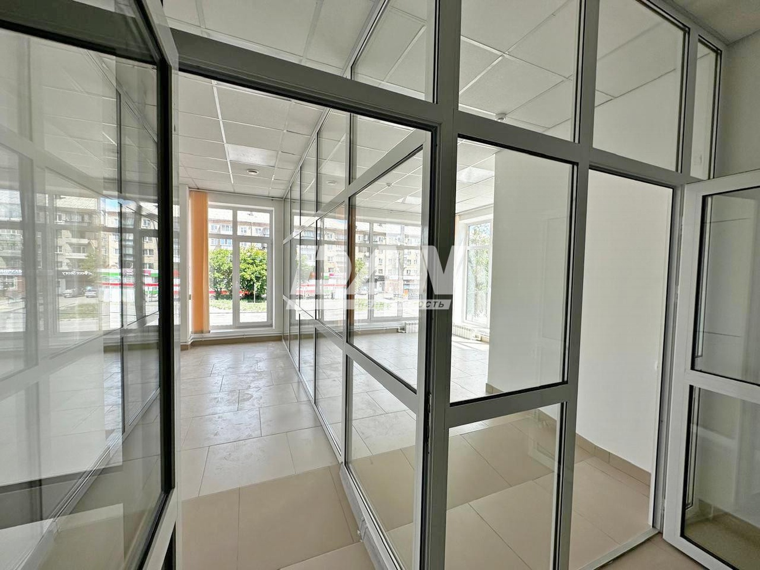 Торговая площадь 344,9 м²