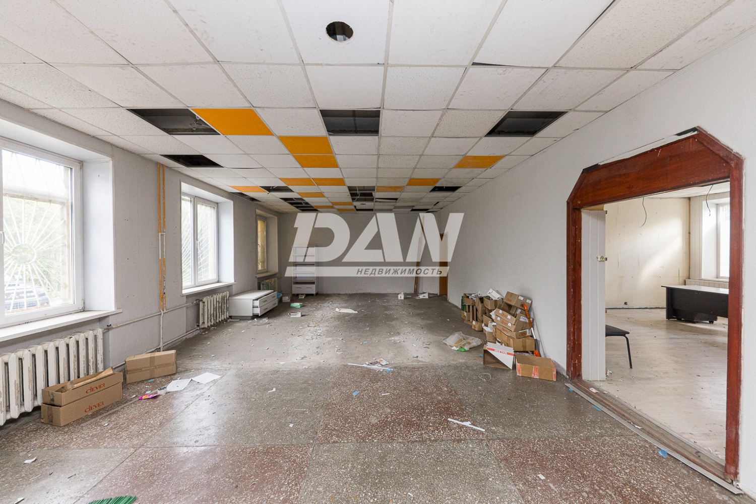 Торговое помещение 300 м²