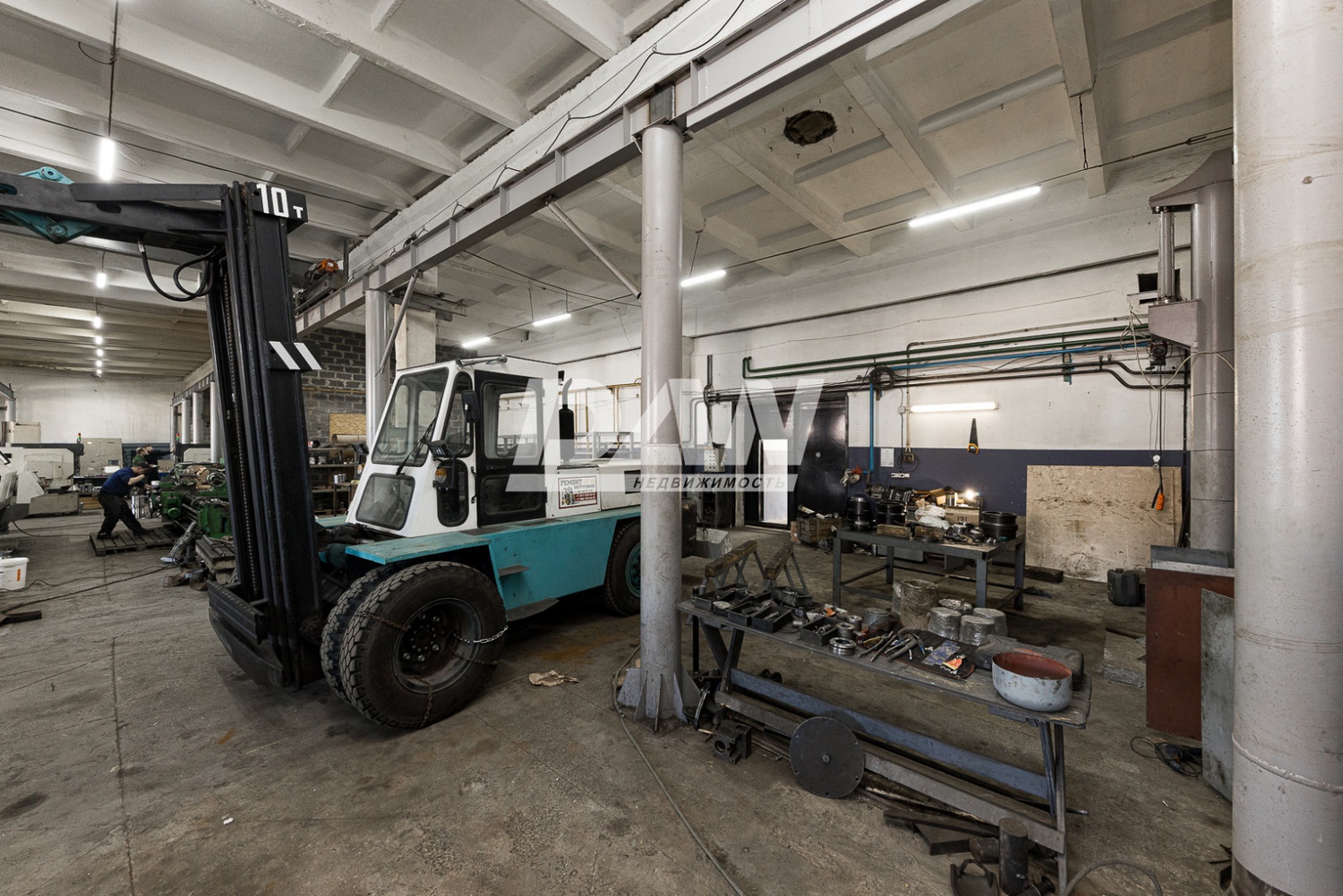Производственное помещение 1301 м²