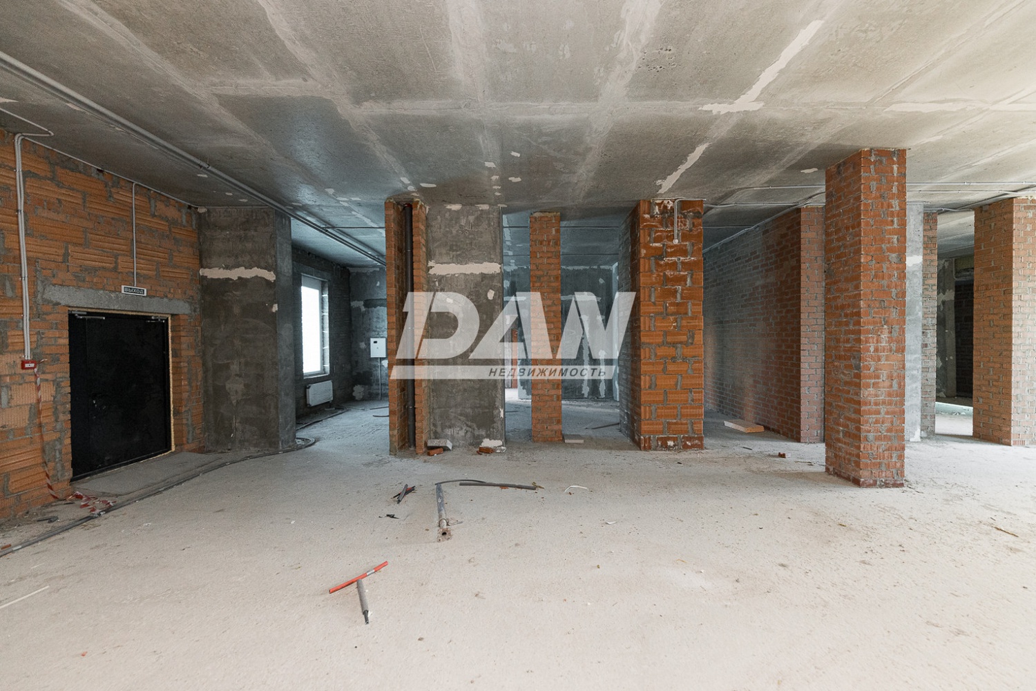 Помещение свободного назначения 327,8 м²
