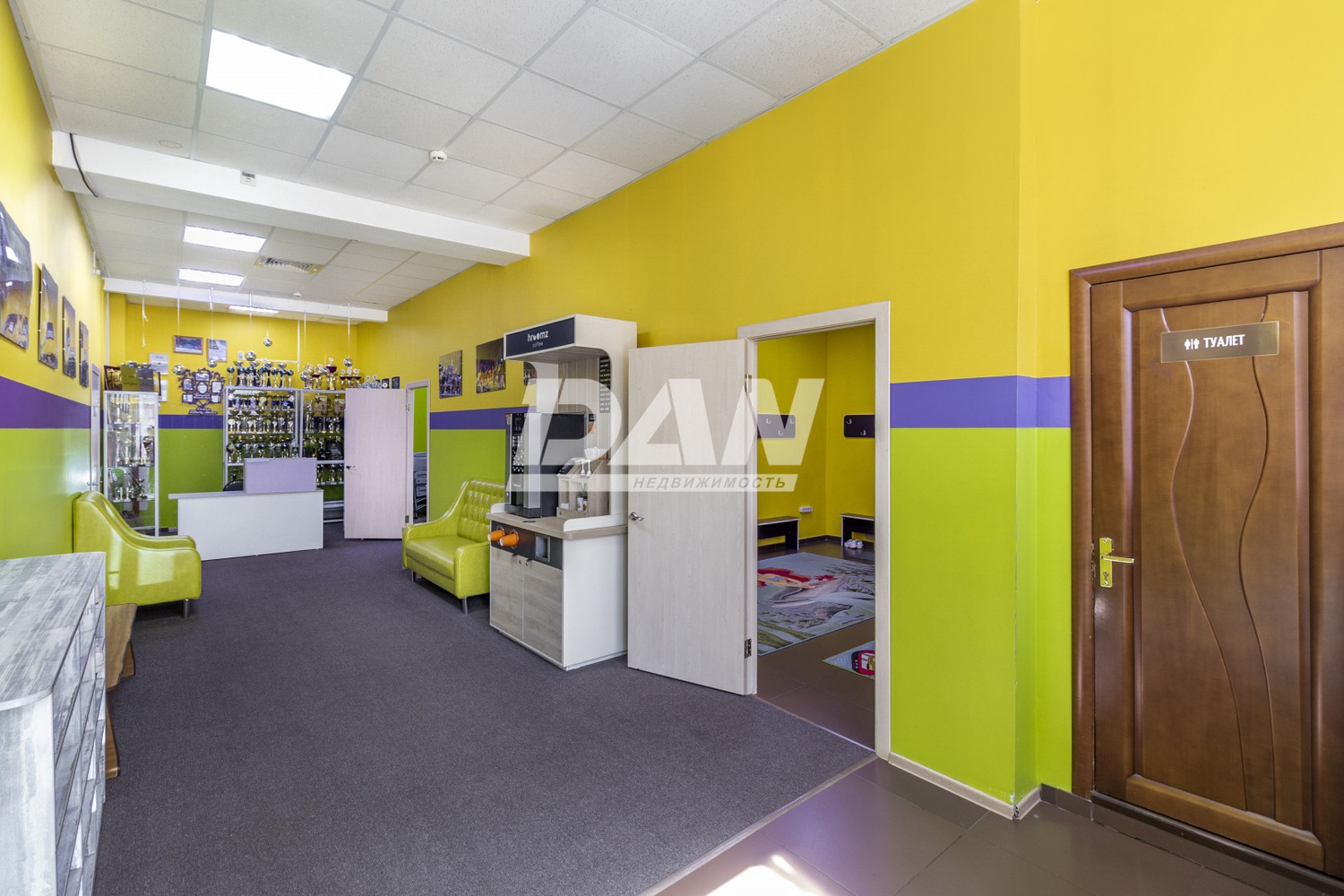 Торговая площадь 3431 м²