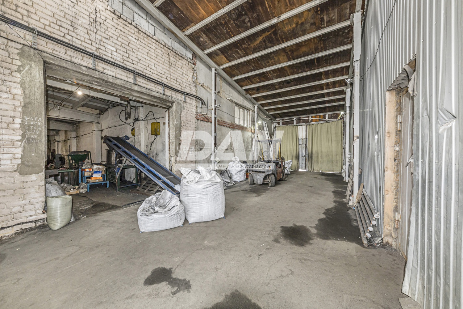 Производственное помещение 940 м²