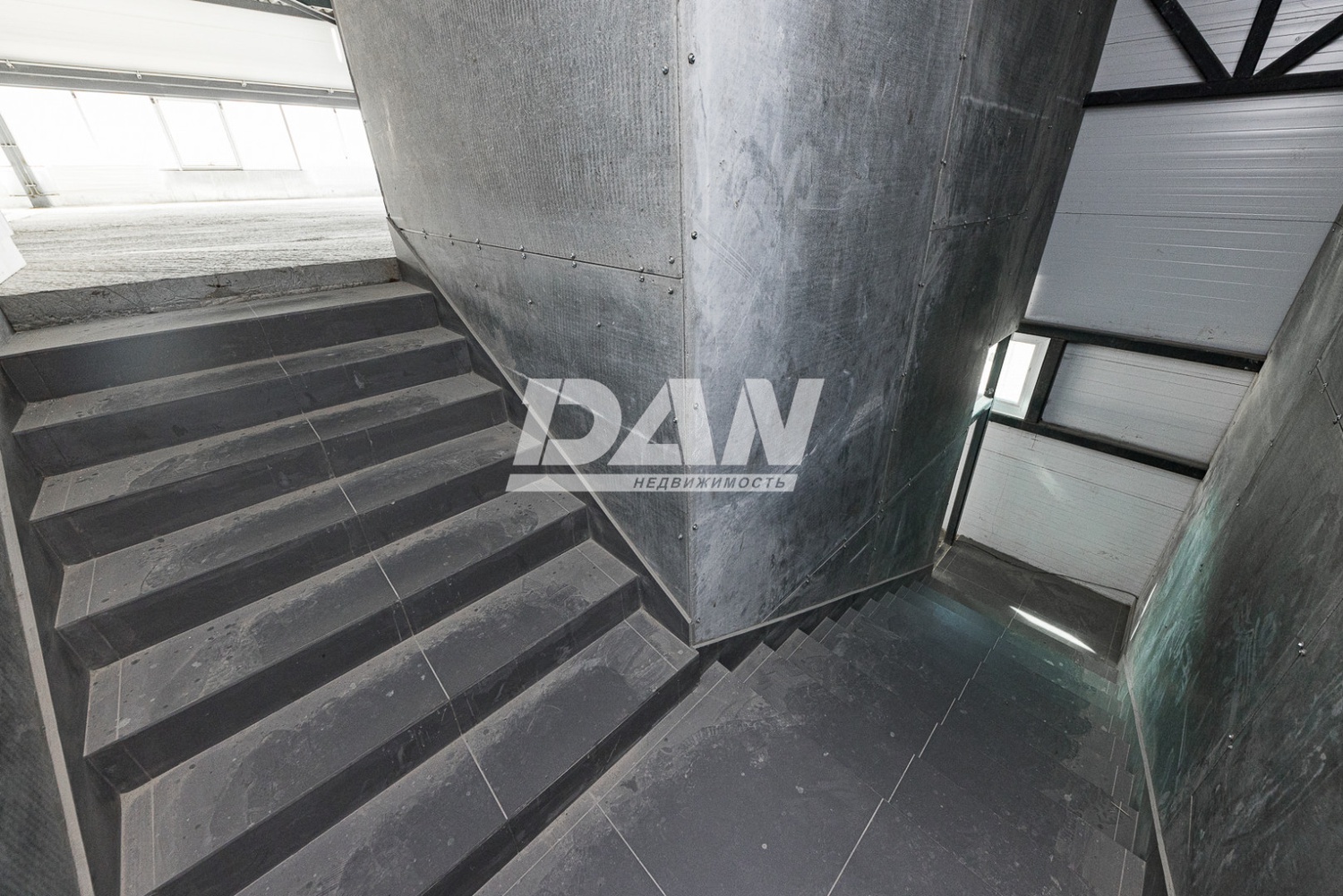 Торговое помещение 378,3 м²