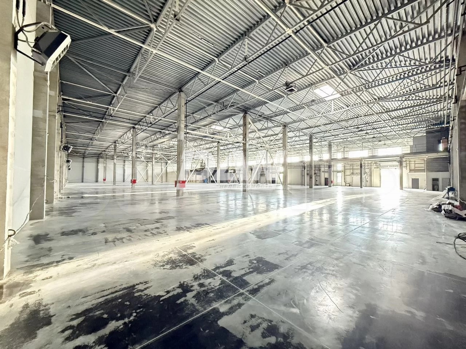 Склад 2280 м²