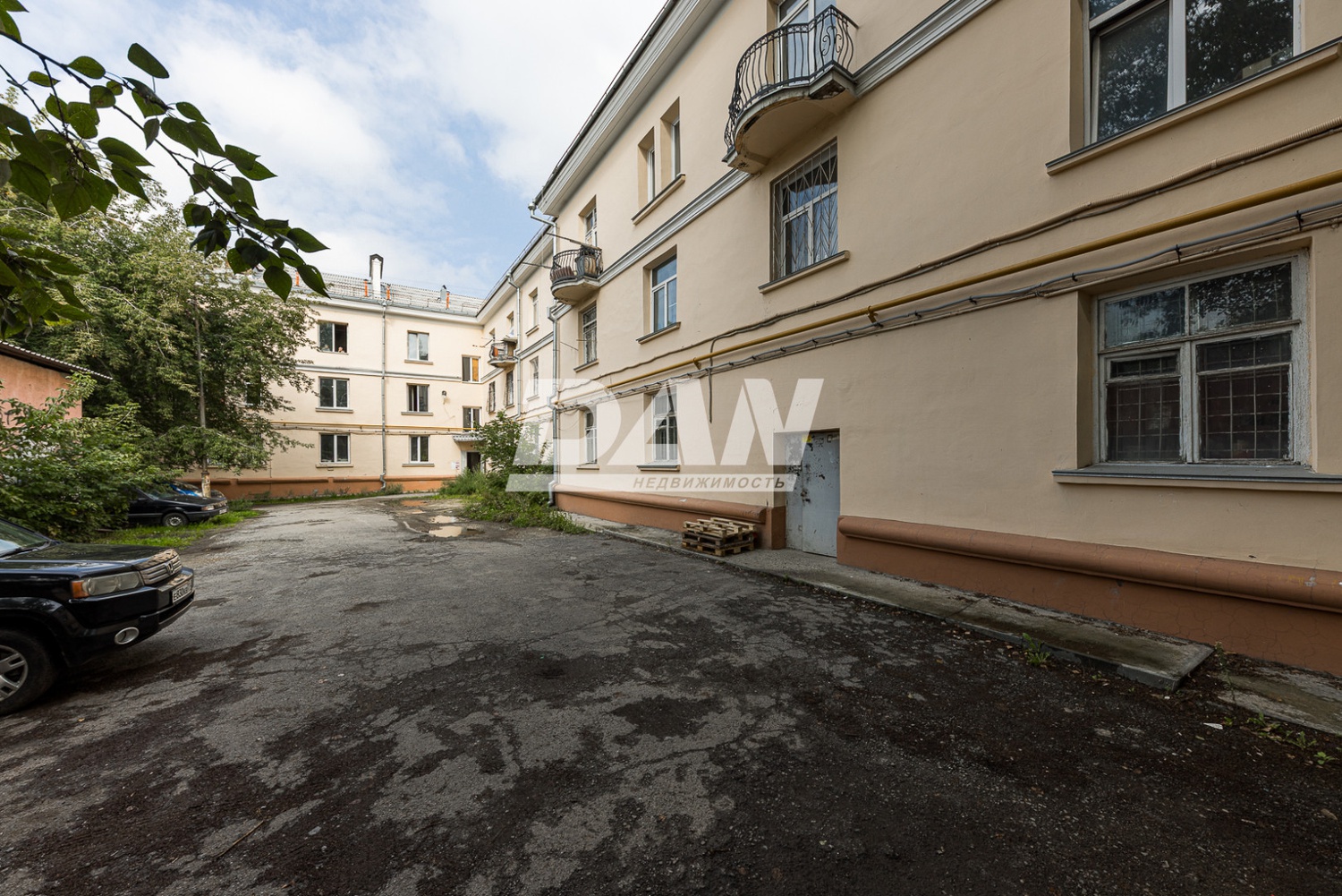 Помещение свободного назначения 353 м²