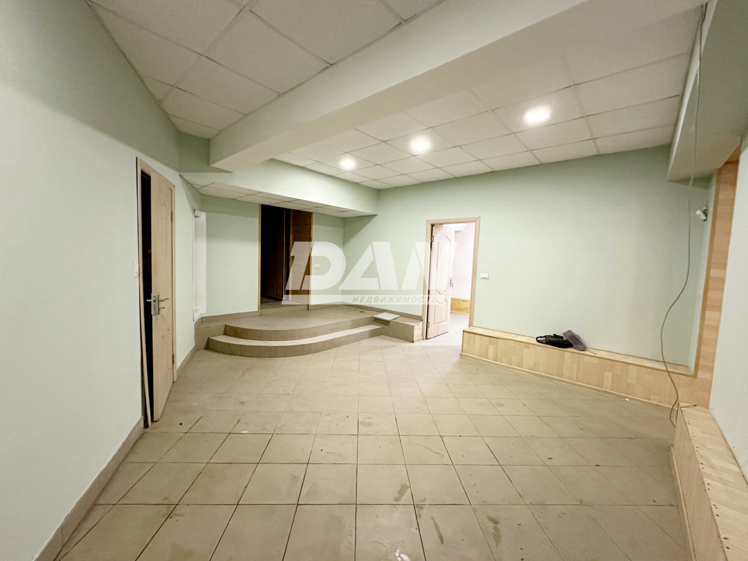 Помещение свободного назначения 187 м²