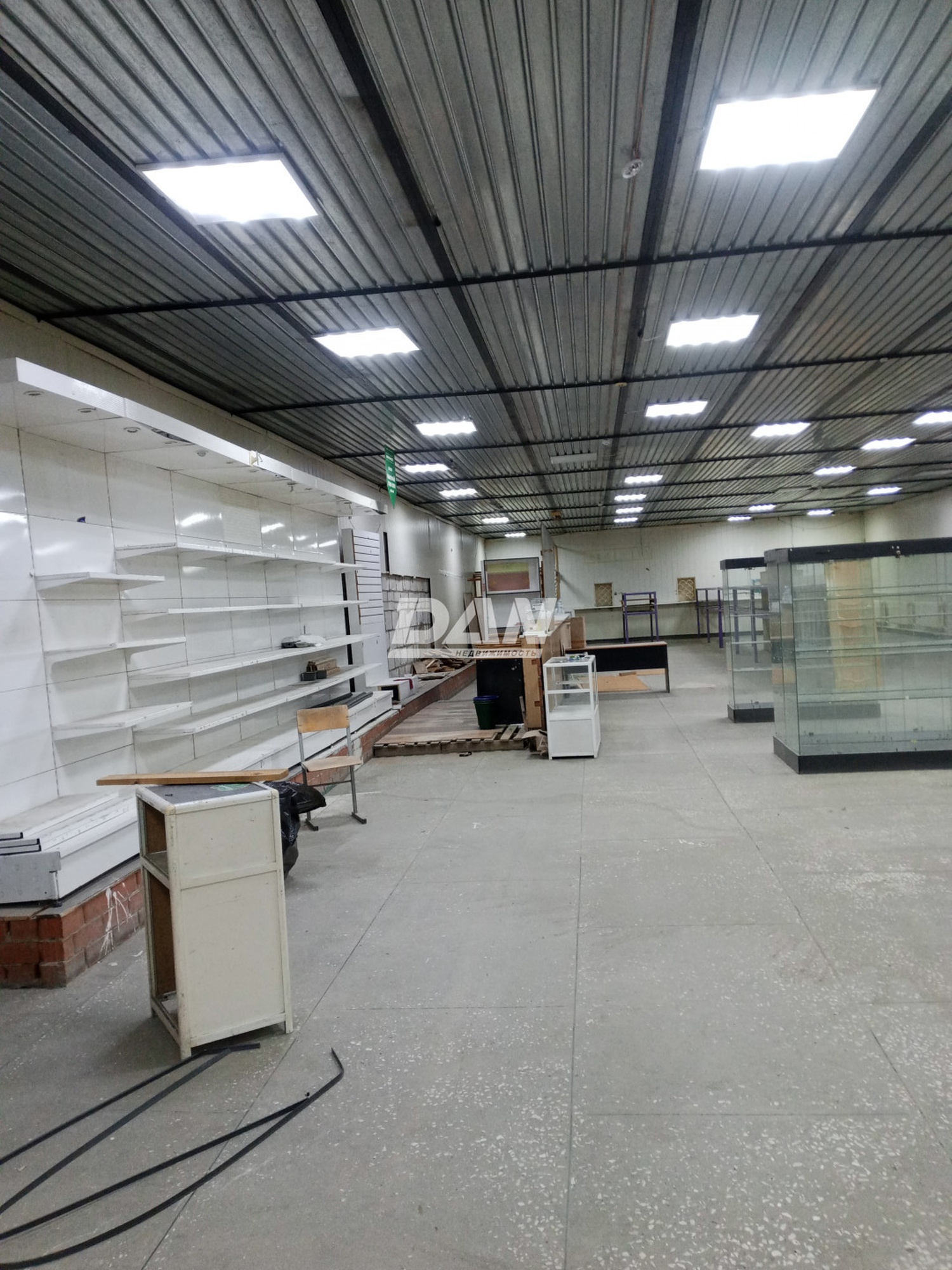 Торговое помещение 400 м²