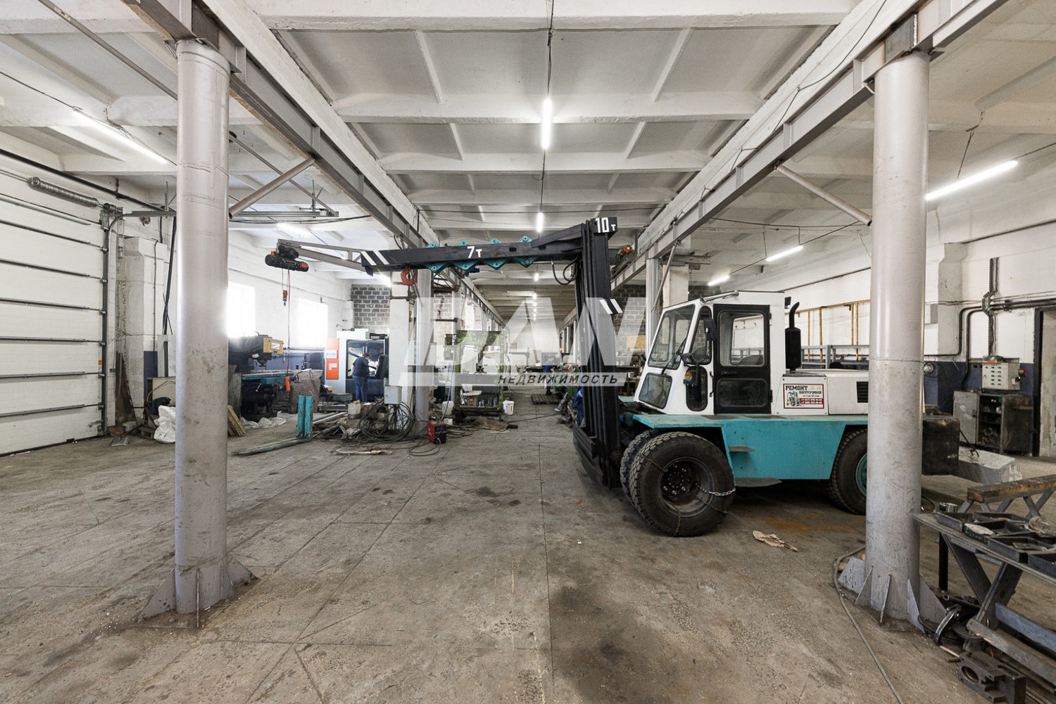 Производственное помещение 1301 м²