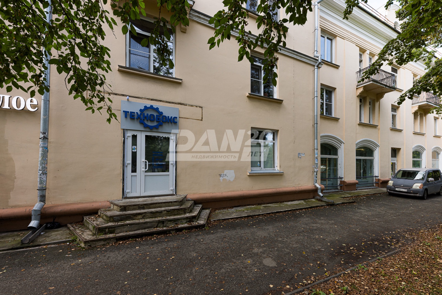 Помещение свободного назначения 353 м²