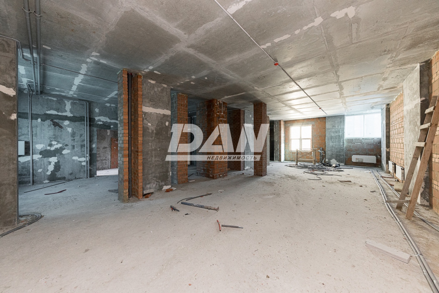Помещение свободного назначения 327,8 м²