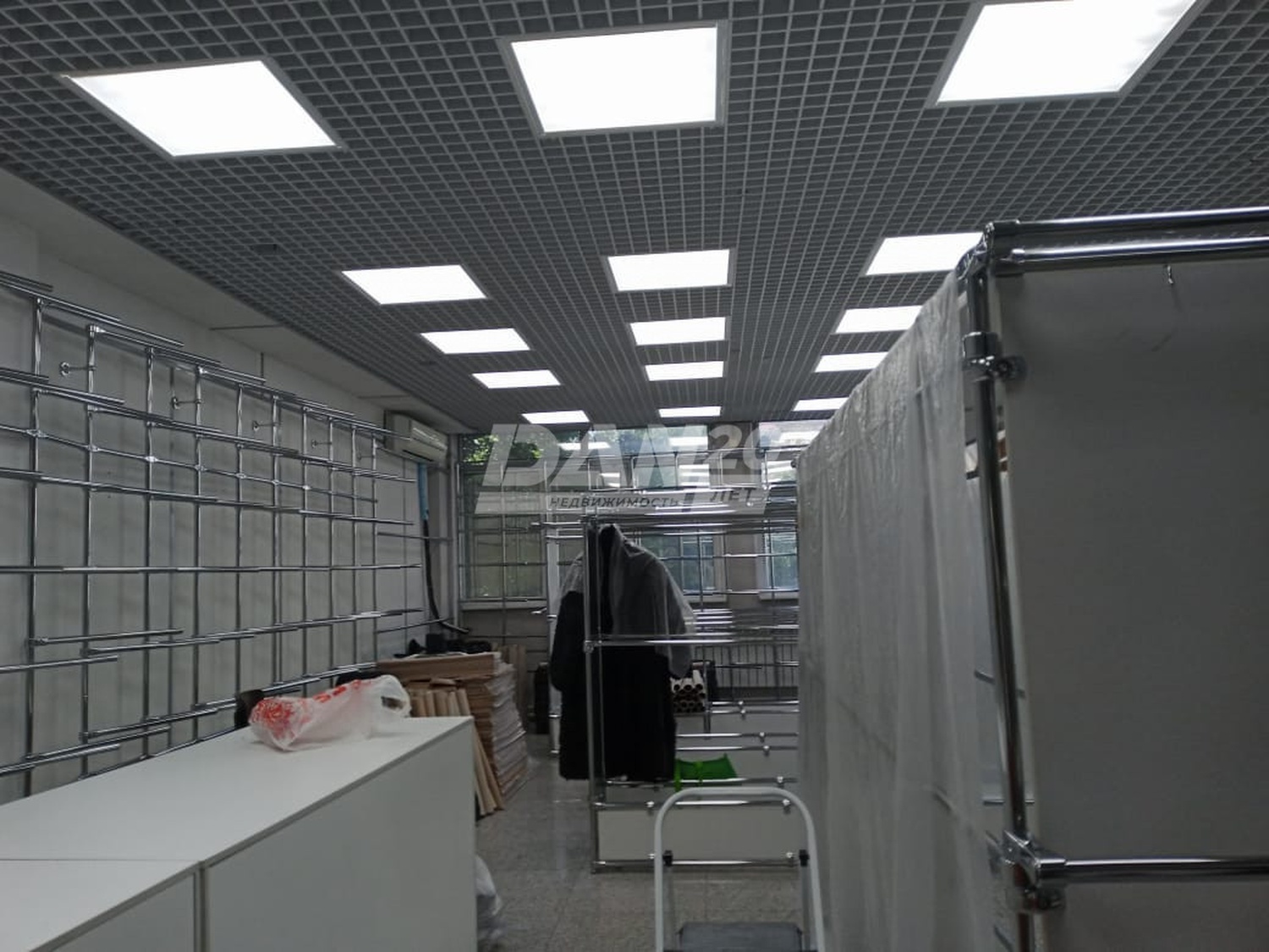 Торговая площадь 215,8 м²