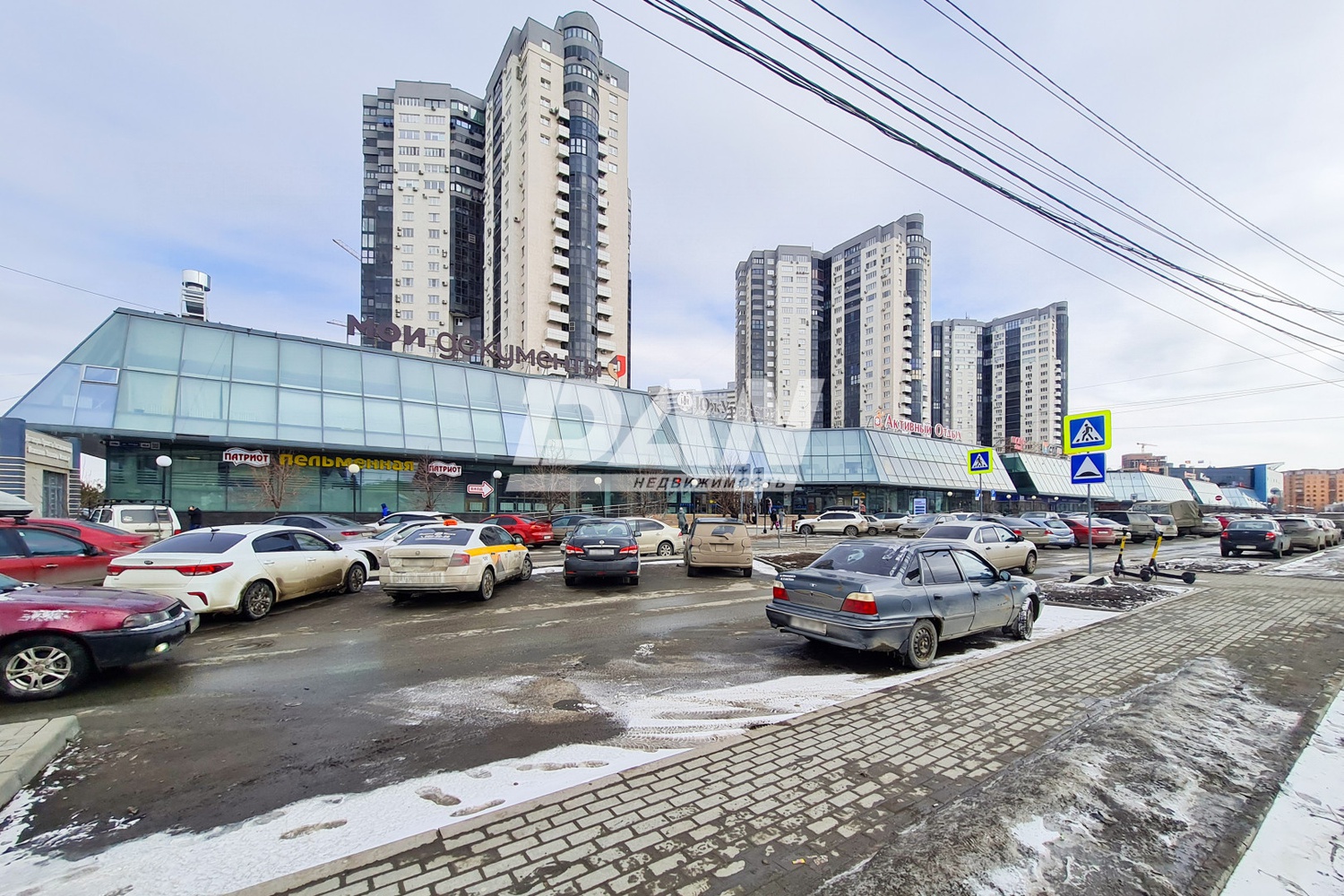 Торговая площадь 372 м²