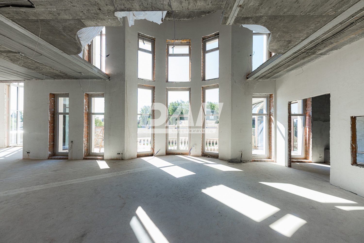 Помещение свободного назначения 1736,3 м²