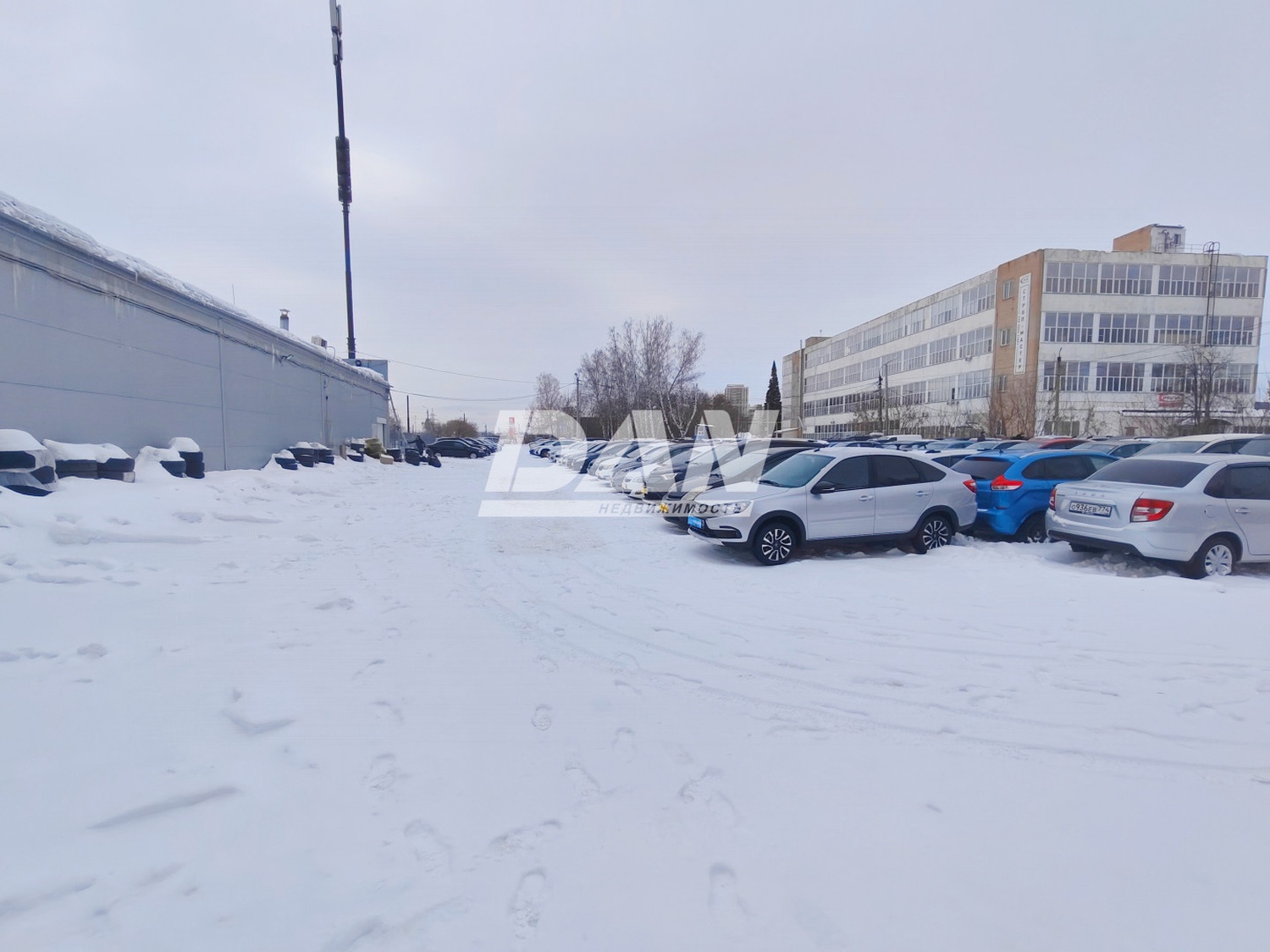 Торговое помещение 300 м²