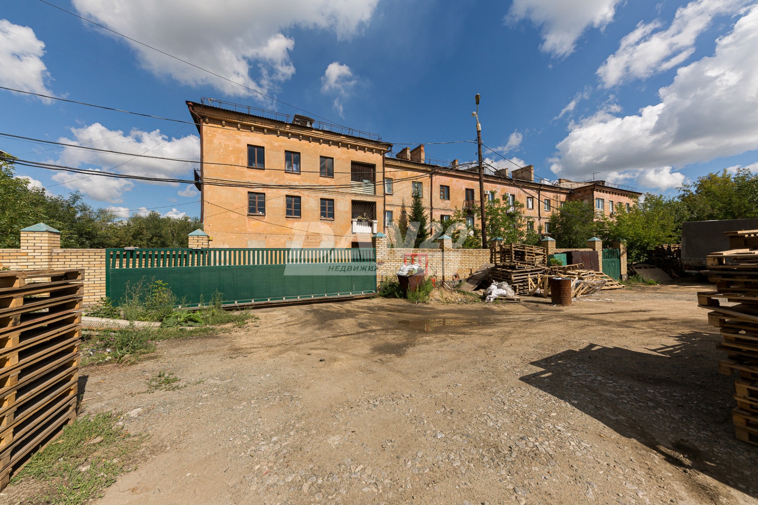 Земельный участок 1500 м²
