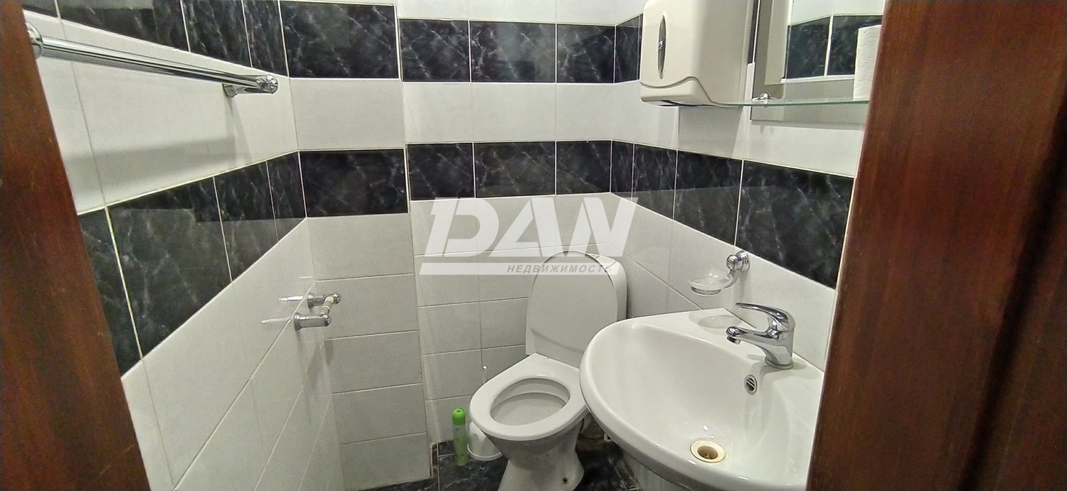 Помещение свободного назначения 820 м²