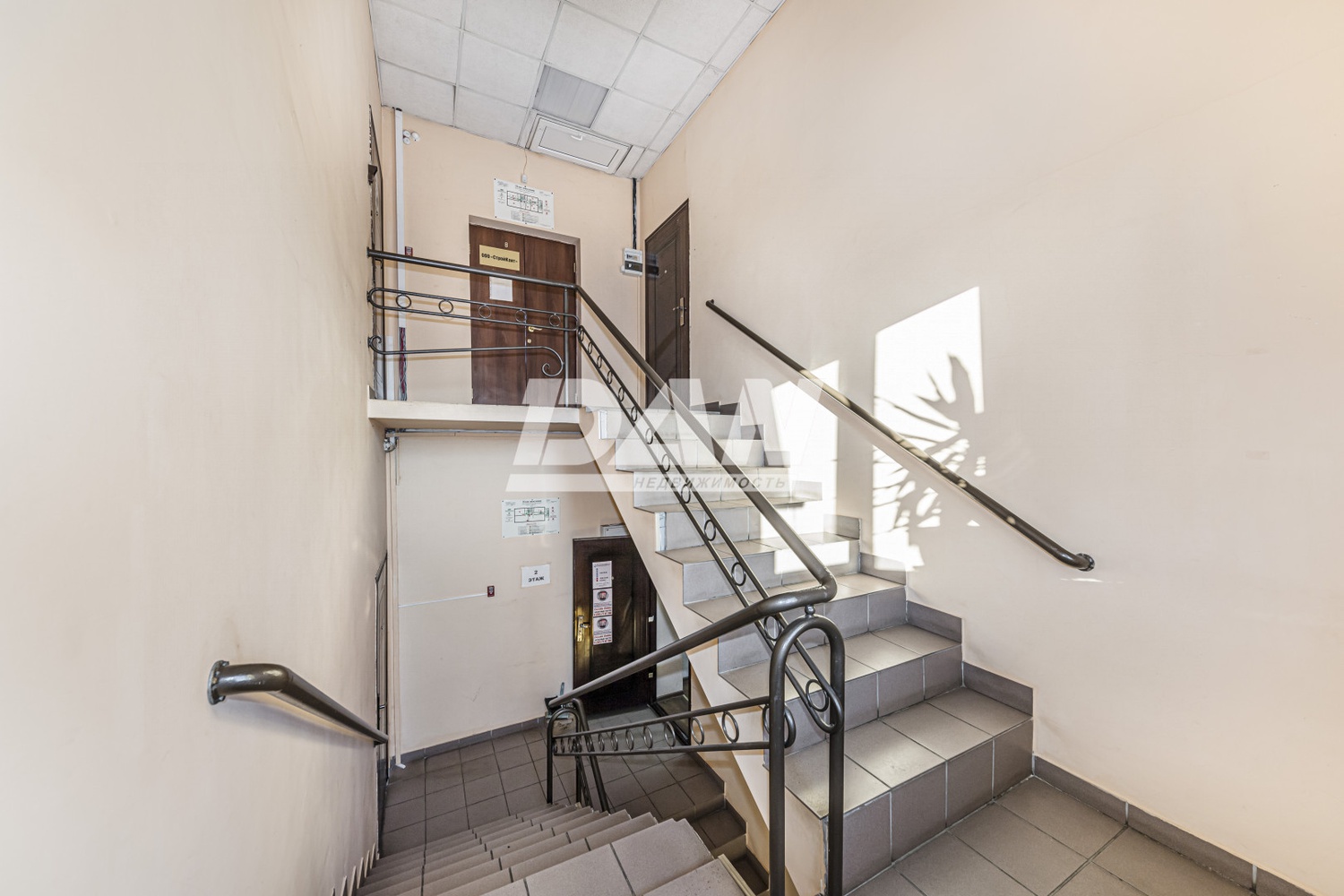 Помещение свободного назначения 619 м²