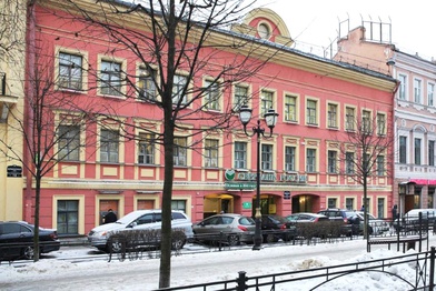 Собственником здания «Сбербанка» на Фурштатской улице в Петербурге может стать компания «Норд Вуд»