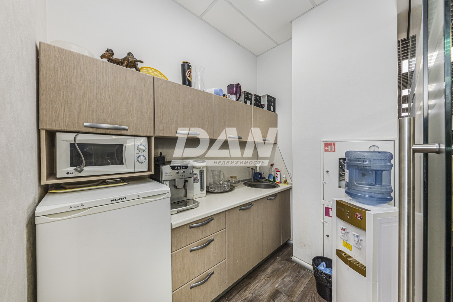 Торговое помещение 372 м²