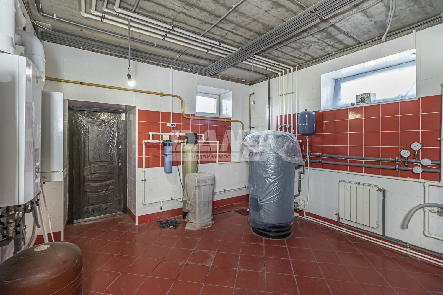 Помещение свободного назначения 593 м²