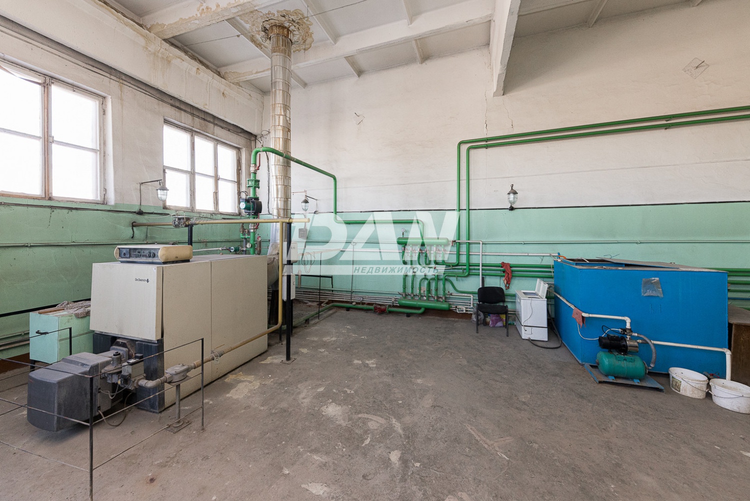 Производственное помещение 2557 м²